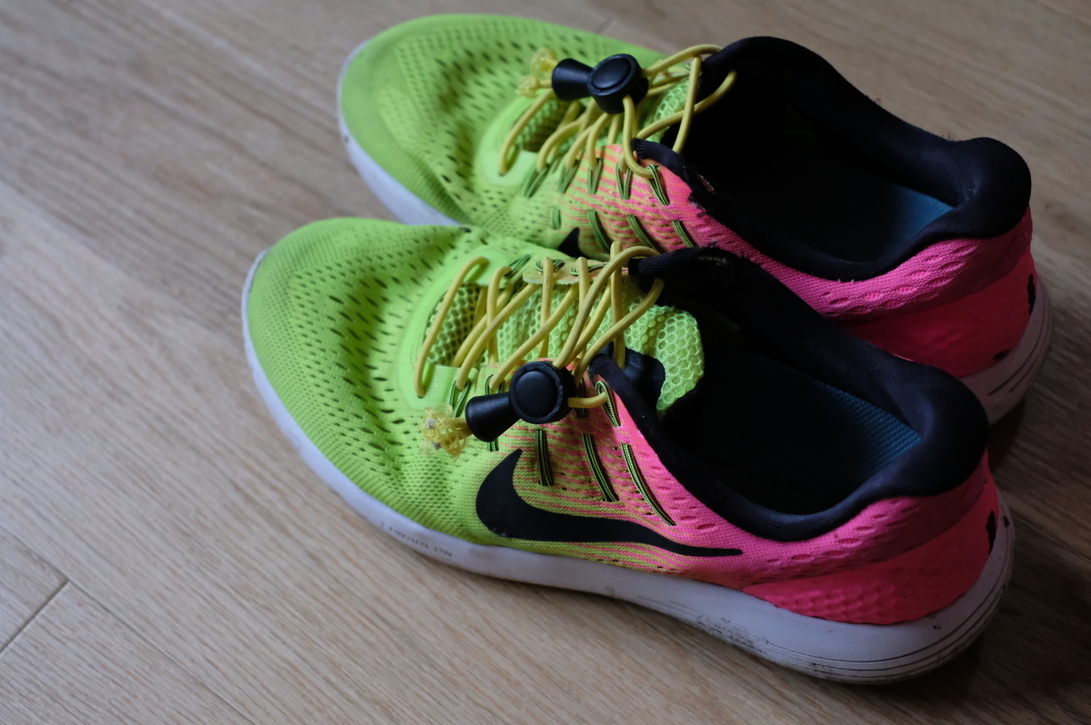 SIDASのインソールを合わせているNIKEのランニングシューズ「ペガサス33」