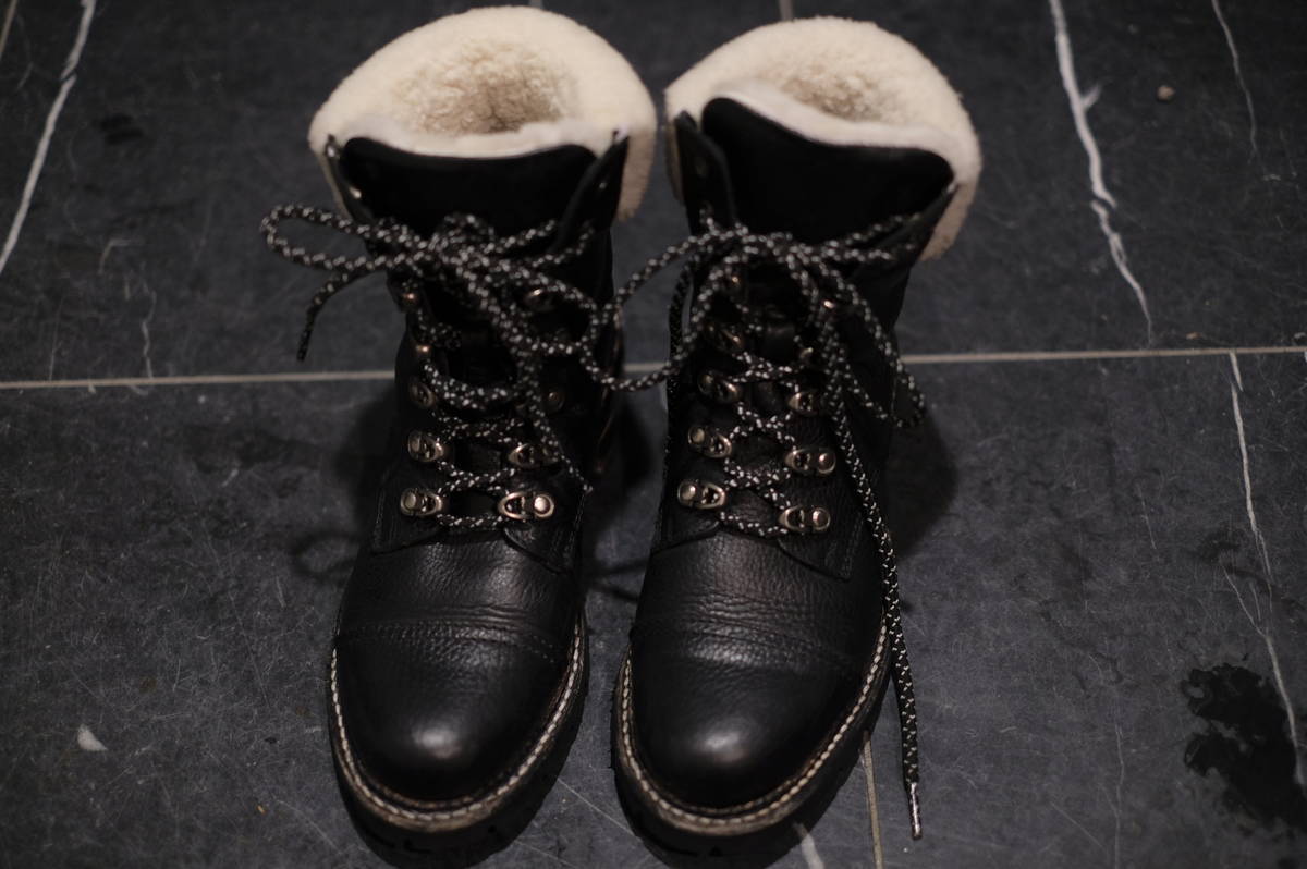 フライ（FRYE）のスノーブーツを雪の日に履いたところ